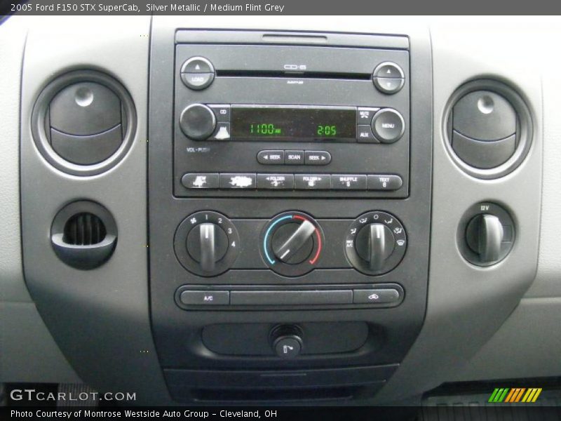 Silver Metallic / Medium Flint Grey 2005 Ford F150 STX SuperCab