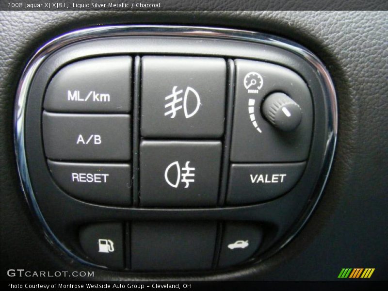Liquid Silver Metallic / Charcoal 2008 Jaguar XJ XJ8 L