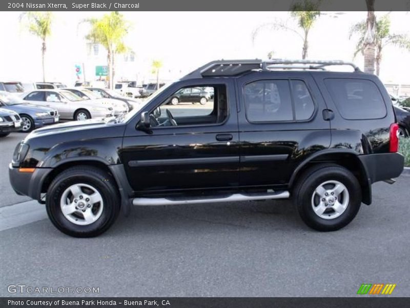 Super Black / Charcoal 2004 Nissan Xterra