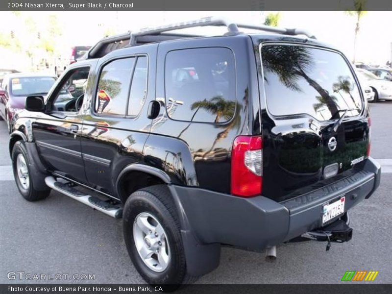 Super Black / Charcoal 2004 Nissan Xterra