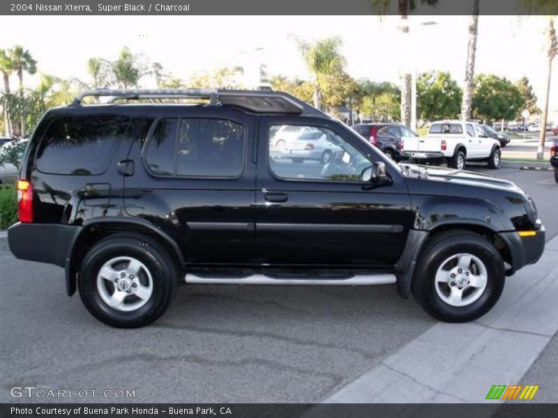 Super Black / Charcoal 2004 Nissan Xterra