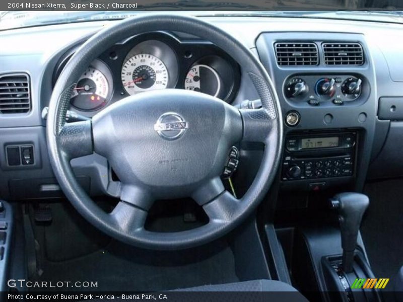 Super Black / Charcoal 2004 Nissan Xterra