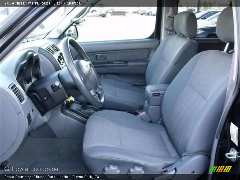 Super Black / Charcoal 2004 Nissan Xterra