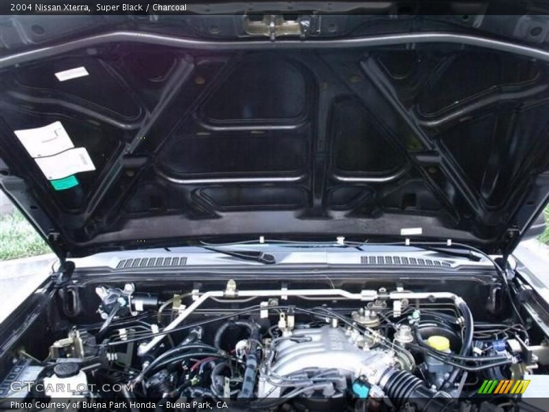 Super Black / Charcoal 2004 Nissan Xterra