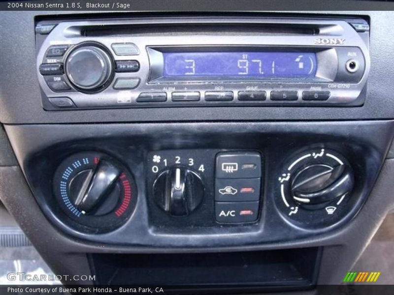 Blackout / Sage 2004 Nissan Sentra 1.8 S