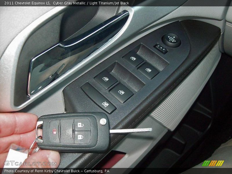 Cyber Gray Metallic / Light Titanium/Jet Black 2011 Chevrolet Equinox LS