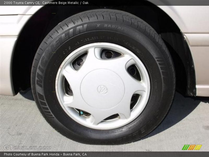 Cashmere Beige Metallic / Oak 2000 Toyota Camry CE