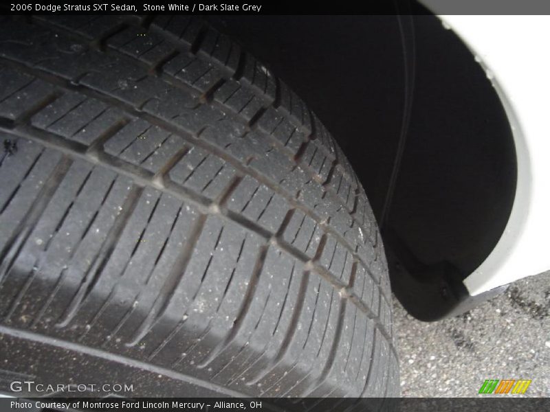 Stone White / Dark Slate Grey 2006 Dodge Stratus SXT Sedan