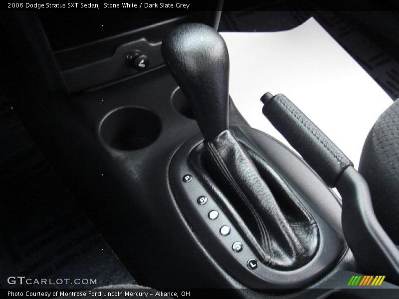Stone White / Dark Slate Grey 2006 Dodge Stratus SXT Sedan