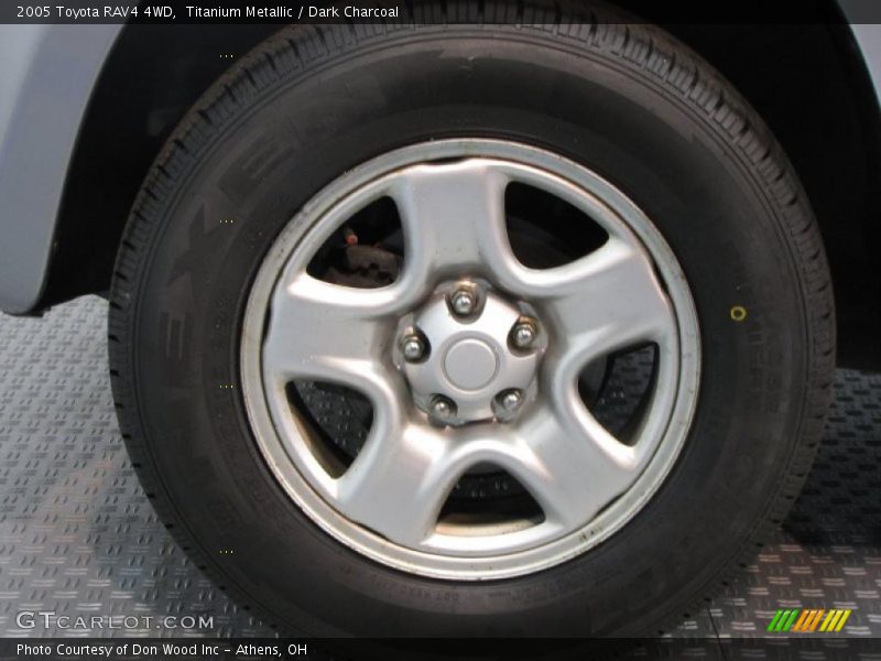Titanium Metallic / Dark Charcoal 2005 Toyota RAV4 4WD