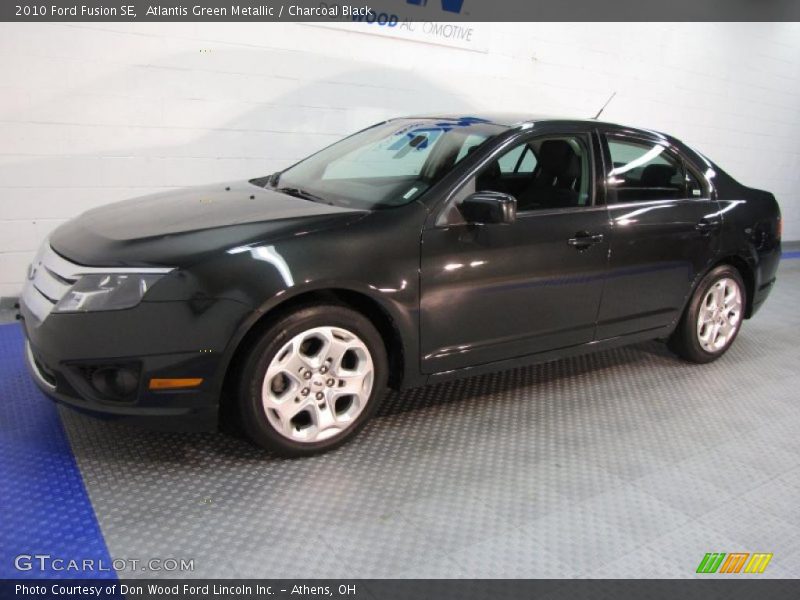 Atlantis Green Metallic / Charcoal Black 2010 Ford Fusion SE