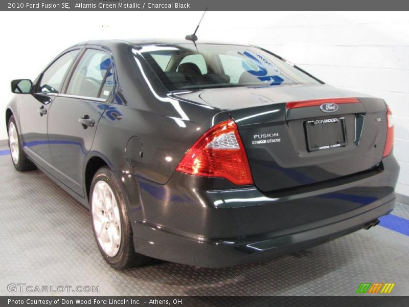 Atlantis Green Metallic / Charcoal Black 2010 Ford Fusion SE