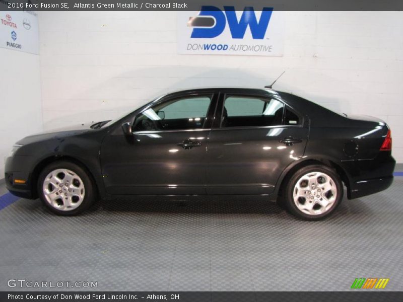 Atlantis Green Metallic / Charcoal Black 2010 Ford Fusion SE