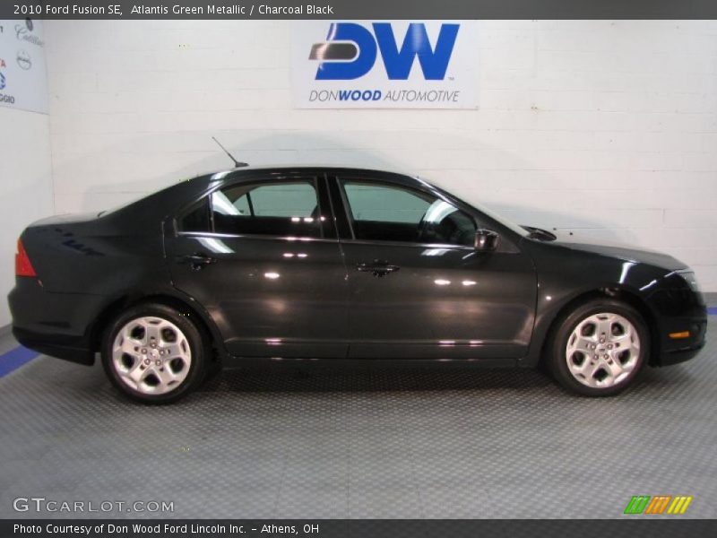Atlantis Green Metallic / Charcoal Black 2010 Ford Fusion SE