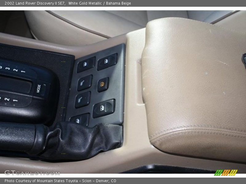 White Gold Metallic / Bahama Beige 2002 Land Rover Discovery II SE7