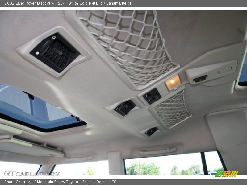White Gold Metallic / Bahama Beige 2002 Land Rover Discovery II SE7