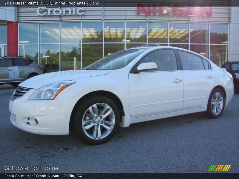 Winter Frost White / Blond 2010 Nissan Altima 3.5 SR