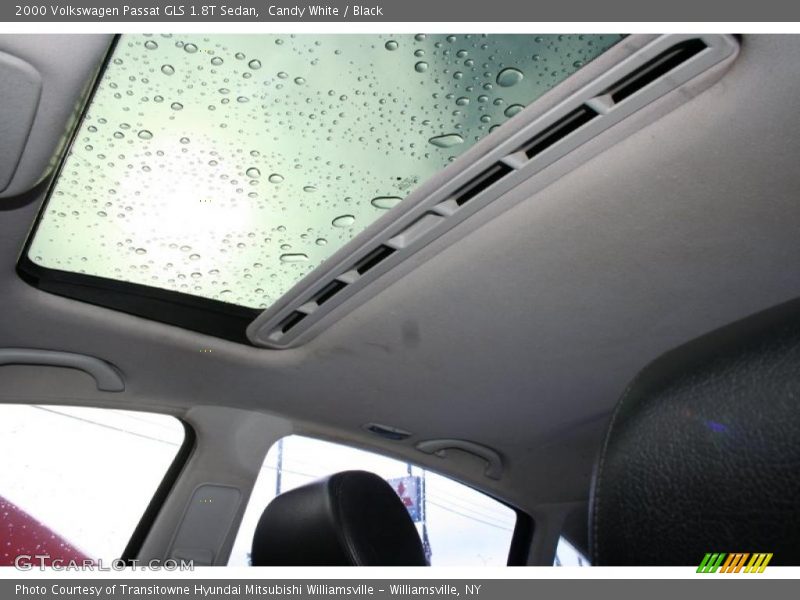 Candy White / Black 2000 Volkswagen Passat GLS 1.8T Sedan