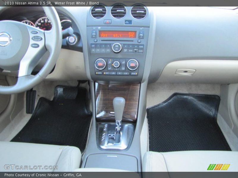 Winter Frost White / Blond 2010 Nissan Altima 3.5 SR