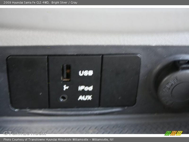 Bright Silver / Gray 2009 Hyundai Santa Fe GLS 4WD