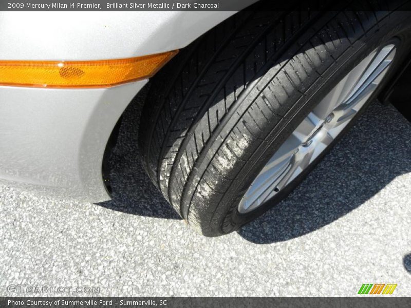 Brilliant Silver Metallic / Dark Charcoal 2009 Mercury Milan I4 Premier