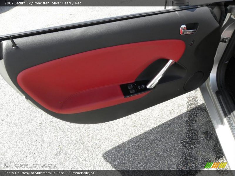Silver Pearl / Red 2007 Saturn Sky Roadster