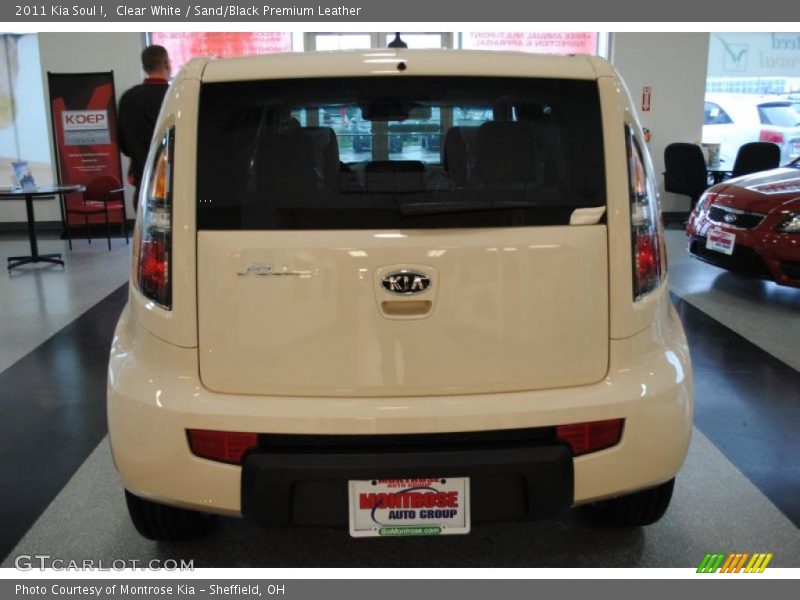 Clear White / Sand/Black Premium Leather 2011 Kia Soul !