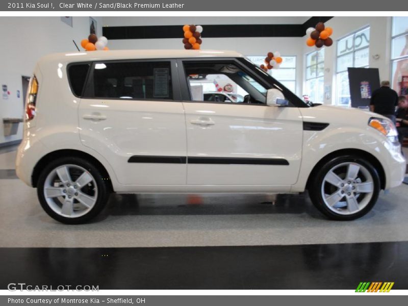 Clear White / Sand/Black Premium Leather 2011 Kia Soul !