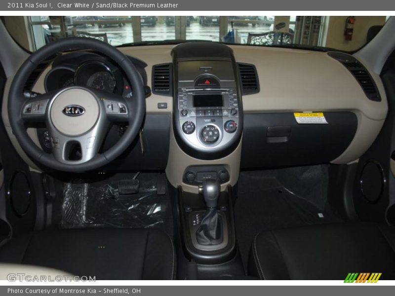 Clear White / Sand/Black Premium Leather 2011 Kia Soul !