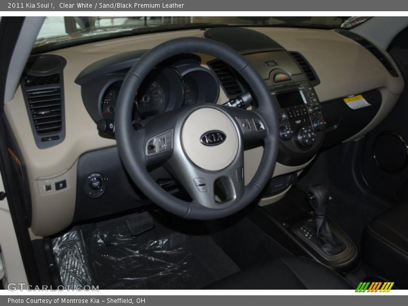 Clear White / Sand/Black Premium Leather 2011 Kia Soul !