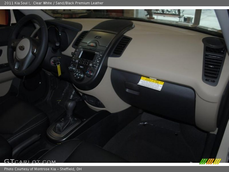 Clear White / Sand/Black Premium Leather 2011 Kia Soul !