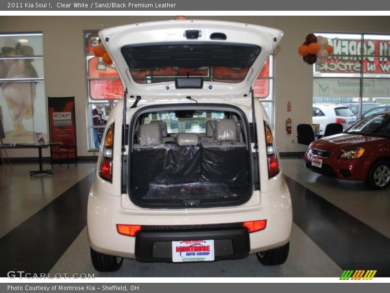 Clear White / Sand/Black Premium Leather 2011 Kia Soul !