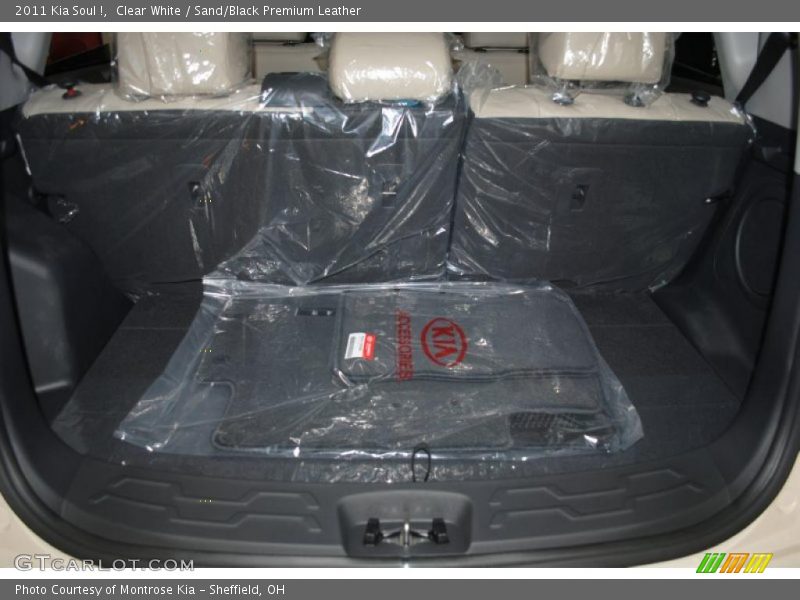 Clear White / Sand/Black Premium Leather 2011 Kia Soul !