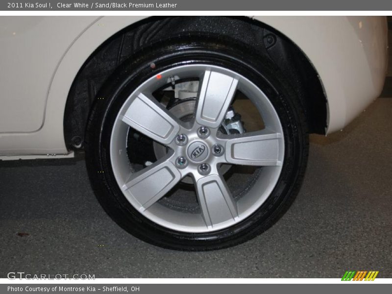 Clear White / Sand/Black Premium Leather 2011 Kia Soul !