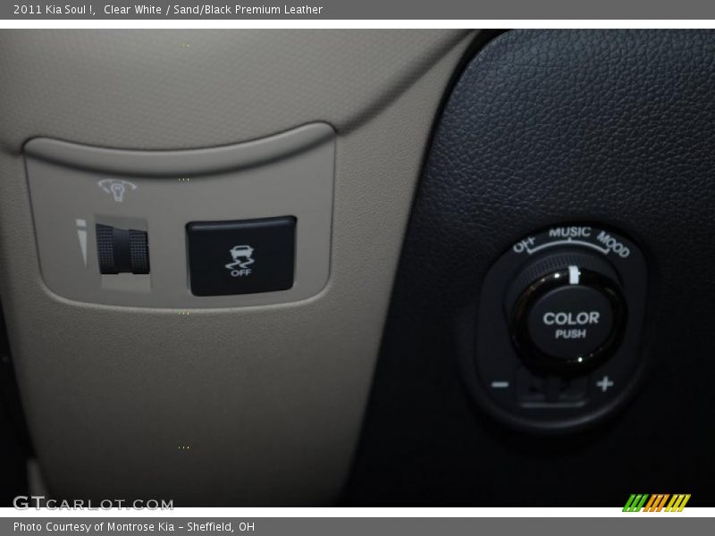 Clear White / Sand/Black Premium Leather 2011 Kia Soul !