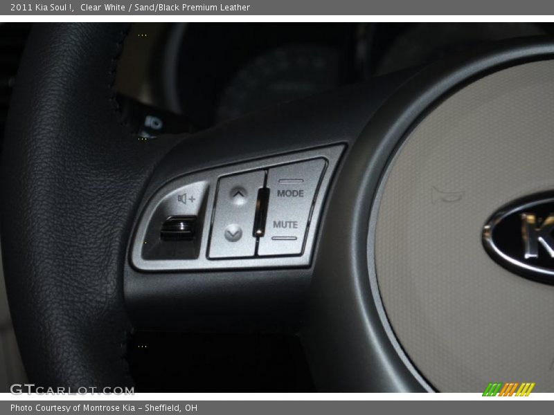 Clear White / Sand/Black Premium Leather 2011 Kia Soul !