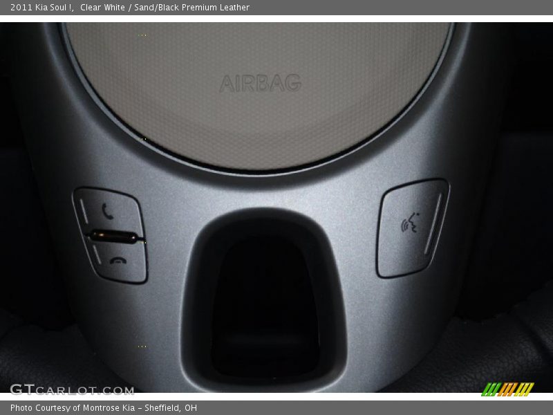 Clear White / Sand/Black Premium Leather 2011 Kia Soul !