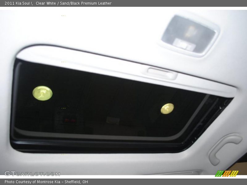 Clear White / Sand/Black Premium Leather 2011 Kia Soul !