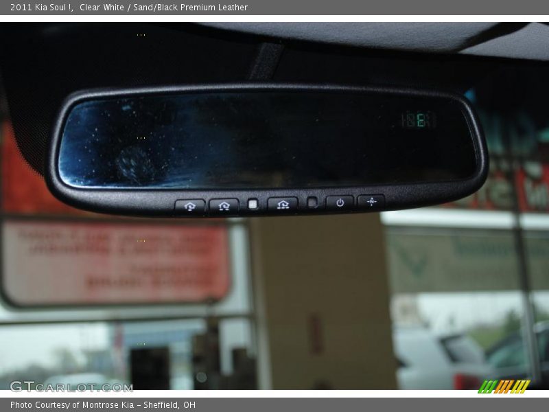 Clear White / Sand/Black Premium Leather 2011 Kia Soul !