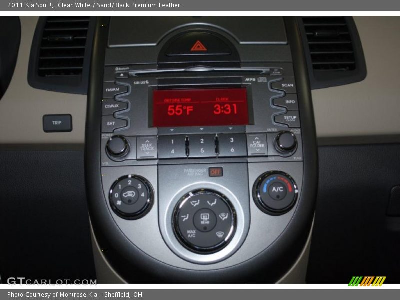 Clear White / Sand/Black Premium Leather 2011 Kia Soul !