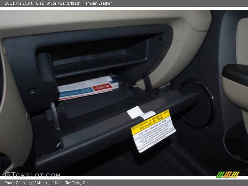 Clear White / Sand/Black Premium Leather 2011 Kia Soul !