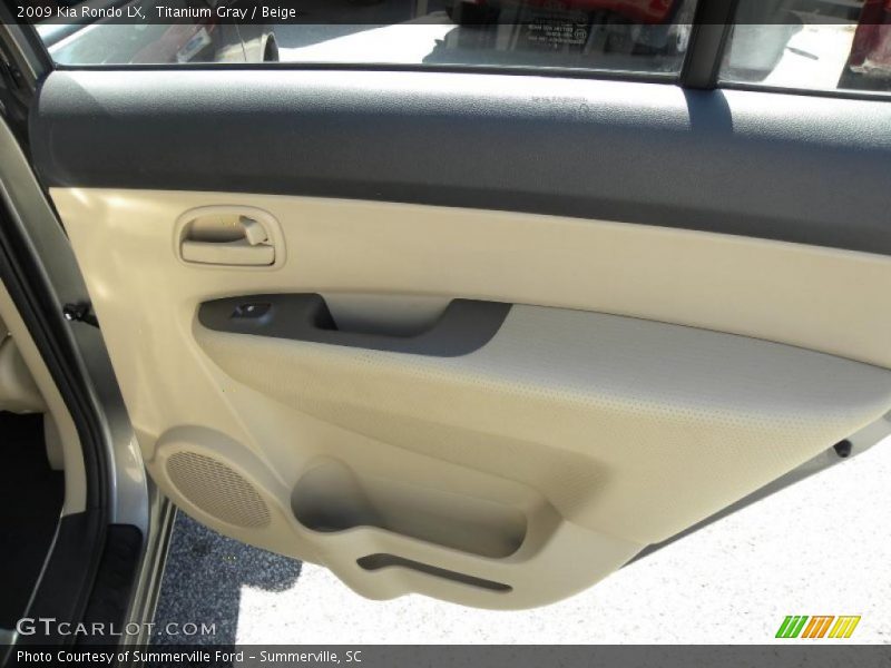 Titanium Gray / Beige 2009 Kia Rondo LX