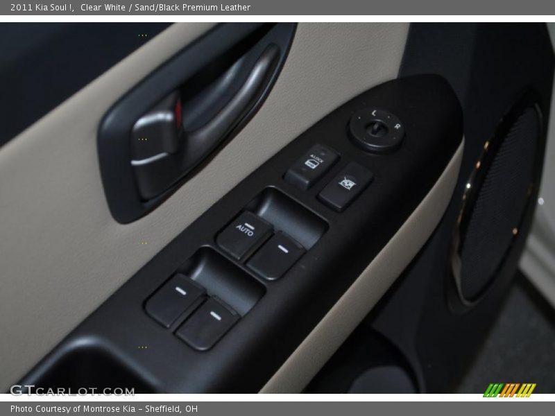 Clear White / Sand/Black Premium Leather 2011 Kia Soul !