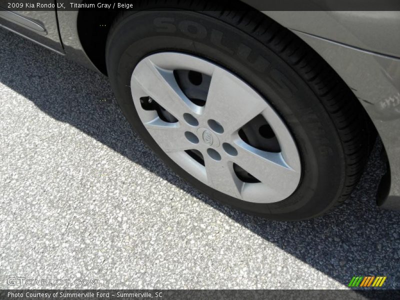 Titanium Gray / Beige 2009 Kia Rondo LX