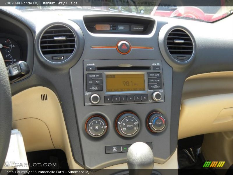 Titanium Gray / Beige 2009 Kia Rondo LX