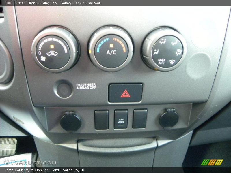 Galaxy Black / Charcoal 2009 Nissan Titan XE King Cab