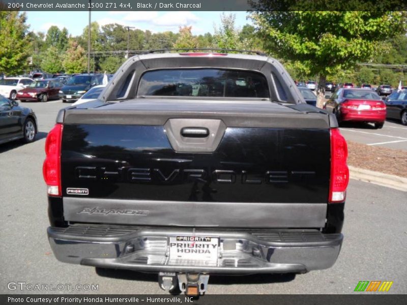Black / Dark Charcoal 2004 Chevrolet Avalanche 1500 Z71 4x4