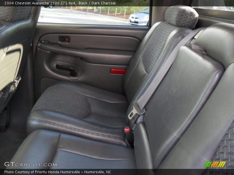 Black / Dark Charcoal 2004 Chevrolet Avalanche 1500 Z71 4x4