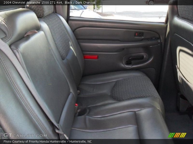Black / Dark Charcoal 2004 Chevrolet Avalanche 1500 Z71 4x4