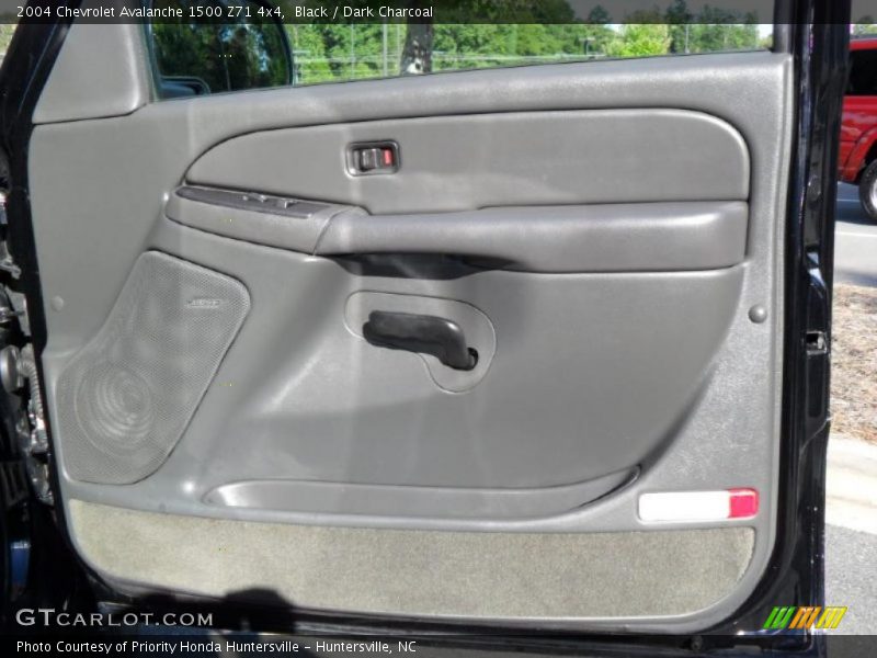 Black / Dark Charcoal 2004 Chevrolet Avalanche 1500 Z71 4x4